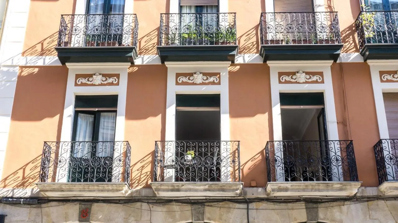 Bonito Y Espacioso Piso En Bilbao. Centro